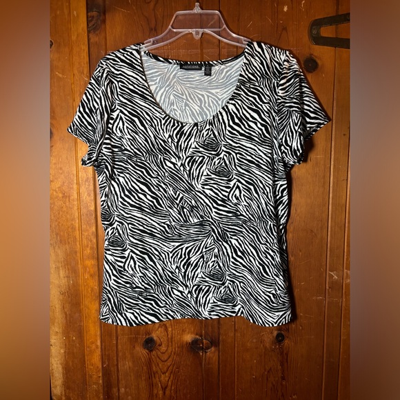Zebra print v-neck top - Picture 1 of 4
